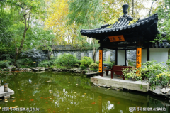 <b>外立面设想灵感源自武康大楼的曲面弧形</b>